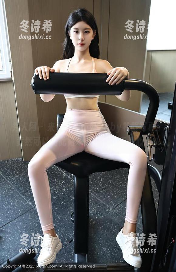 秀人网-狐小妖Baby 秀人网 - 来看看狐小妖Baby礼服写真,竟然可以如此简单又奢华,真是心动!