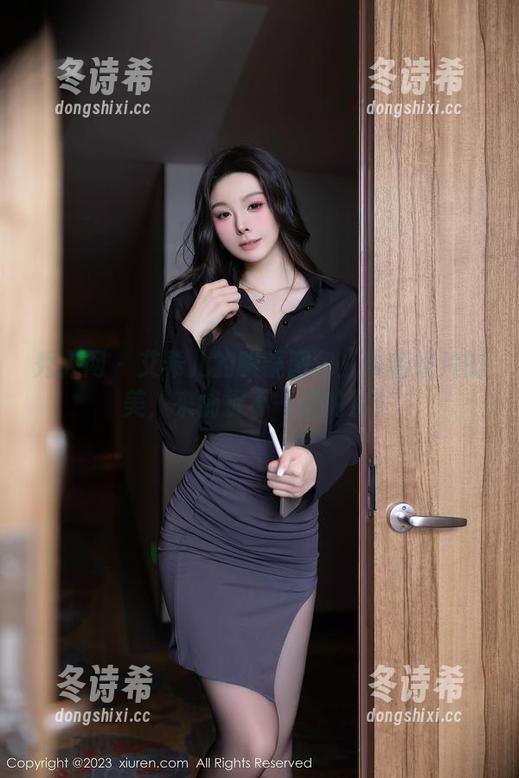 秀人网-艾希儿 秀人网 - 艾希儿的眼镜图包:带着镜片的美,来捕捉不一样的你!