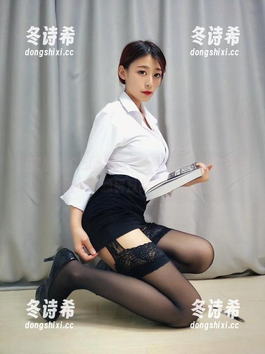 微密圈 - OL界的羊小雪juvia，她的舰长美图你不想错过的私房时刻。