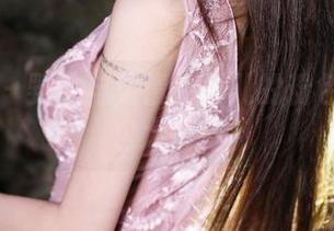 美媛馆 – 野性与柔情:可儿的粉色写真图包大揭秘