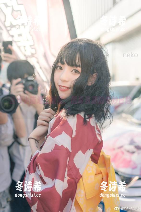 舞小喵 当舞小喵遇上教室:图库资源的奇妙冒险!