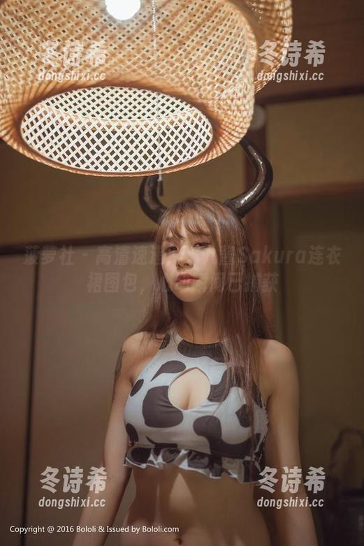 菠萝社 - 高清速递：猫九酱Sakura连衣裙图包，心动瞬间已捕获