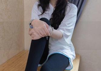 袜啵啵 – 当小淳遇上肉丝:高清写真集大揭秘!