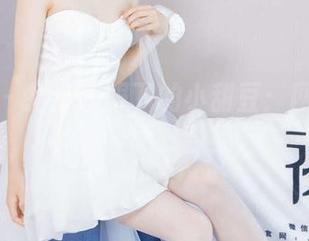 袜啵啵 – 招行制服下的小甜豆:网盘里的不醉不归合集