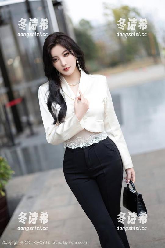 语画界-允儿Claire 语画界 - 当允儿Claire女神遇上私拍图包,瞬间让你的灵魂出窍!