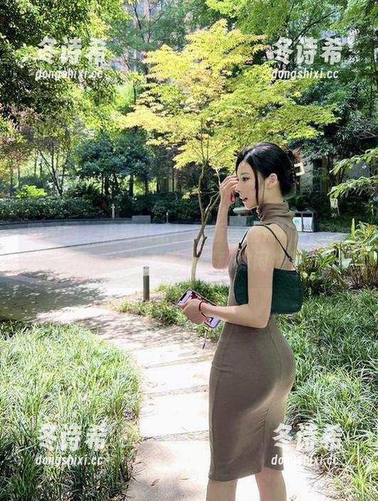 陈妮妮UNI 微密圈 - 热辣出击!最新陈妮妮UNI短裤写真,谁说不能性感和休闲并存?