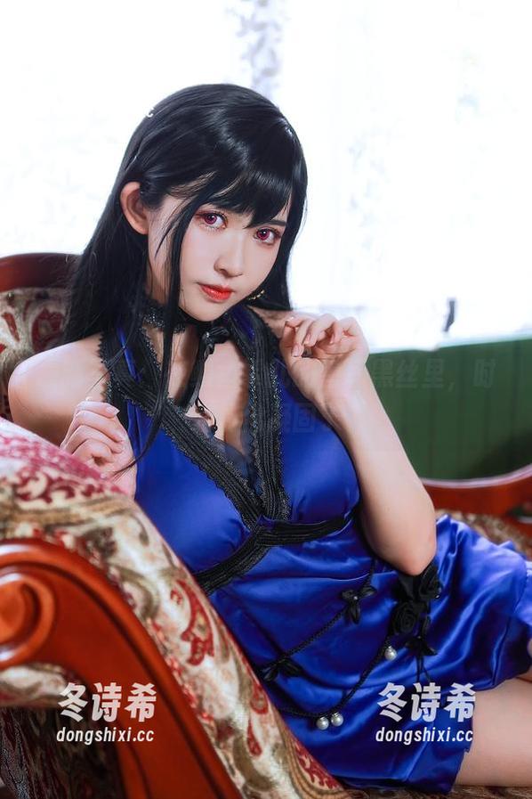 鳗鱼霏儿 最新写真:在鳗鱼霏儿的兽耳黑丝里,时光仿佛凝固了